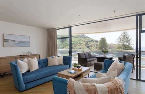 Mount Maunganui Apartment | Oceanside Haven Resort Luxury Sea Views & Beach