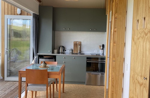 Herbertville Apartment | Stylish beach studio, golf course, stunning beach, epic night skies