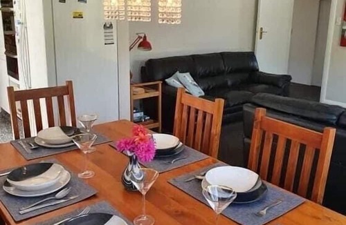 Miramar House | Miramar Bungalow, Wellington Garden Oasis