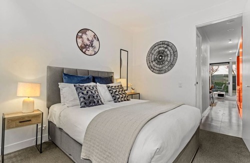 St. Mary's Bay Apartment | Victoria Park Haven w carpark, spa, pool and gym