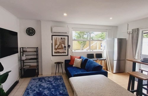 Coromandel Cottage | Coromandel Town Harbourside 29B ~ Boat Parking ~ Central Location