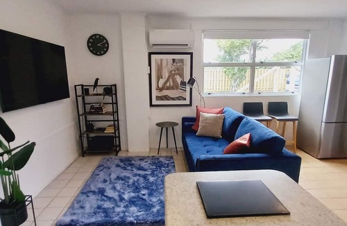 Coromandel Cottage | Coromandel Town Harbourside 29B ~ Boat Parking ~ Central Location