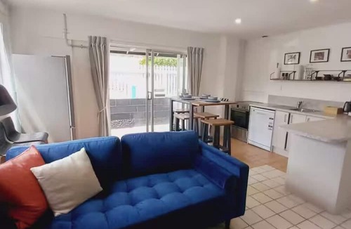 Coromandel Cottage | Coromandel Town Harbourside 29B ~ Boat Parking ~ Central Location