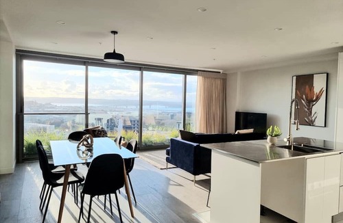 Auckland Central Business District Apartment | Union Green Apt w Stunning Views & Free Parking