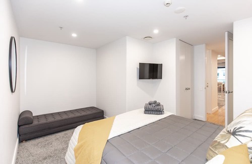Mount Maunganui Apartment | Chic and Modern P22 Mount Maunganui Apartment