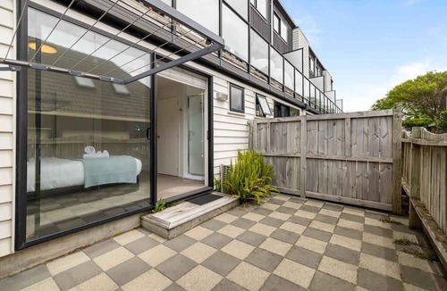 Mount Maunganui Condo | Miro Street Townhouse centrally located to Blake park
