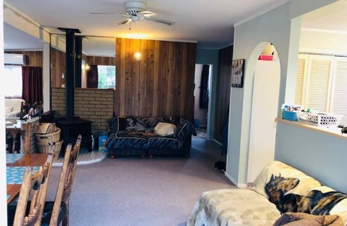 Waitarere Beach House | Holiday House with additional Sleepout to Rent Separately