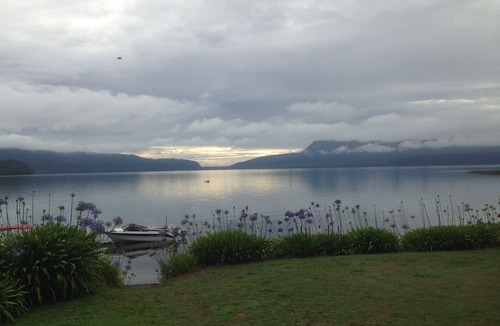 Lake Tarawera House | ABSOLUTE LAKE EDGE , FLAT LAWN, BEACH & JETTY