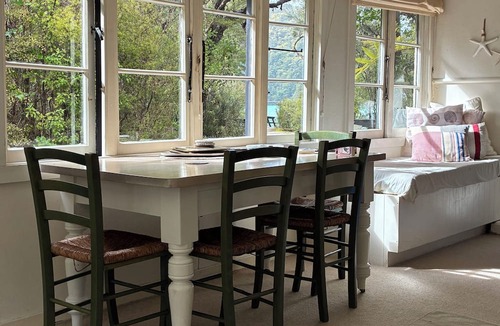 Torrent Bay House | A charming Torrent Bay bach in the heart of Abel Tasman!