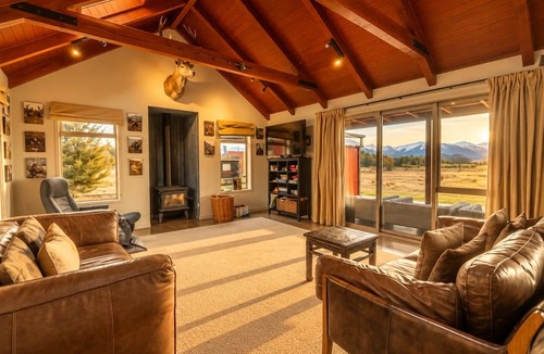 Ben Ohau House | Raspberry Hut, Huge Spaces & Panoramic Views