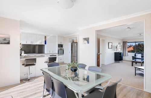 Mount Maunganui House | Magnificent sunrises, Oceanbeach & Sea Views
