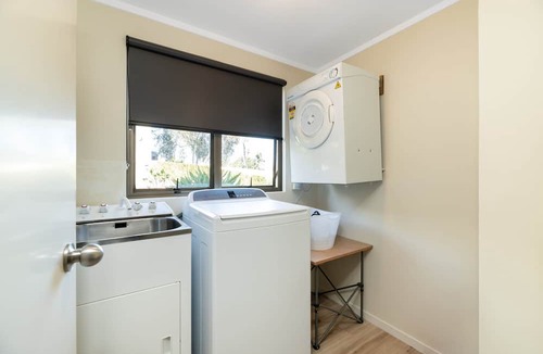 Mount Maunganui House | Magnificent sunrises, Oceanbeach & Sea Views