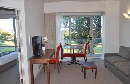 Bayswater Apartment | Ocean Breeze Hotel