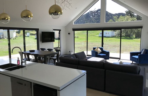 Albert Town House | Luxury, space, and tranquility in beautiful Wanaka