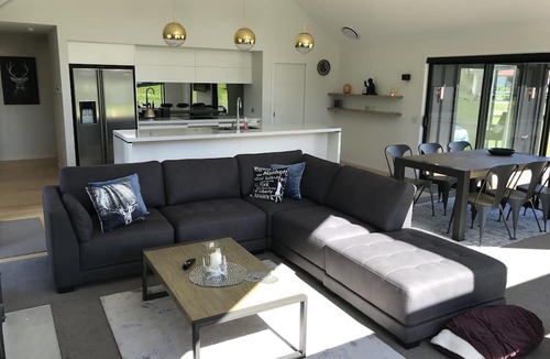 Albert Town House | Luxury, space, and tranquility in beautiful Wanaka