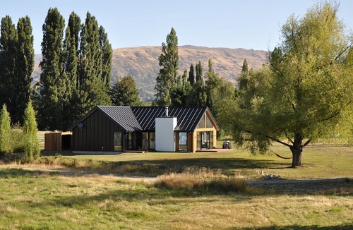 Albert Town House | Luxury, space, and tranquility in beautiful Wanaka