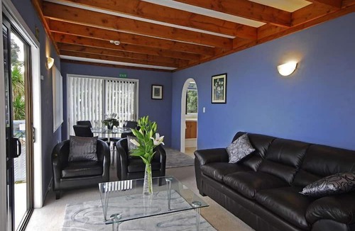 Coopers Beach Apartment | By the Bay Beachfront Apartments