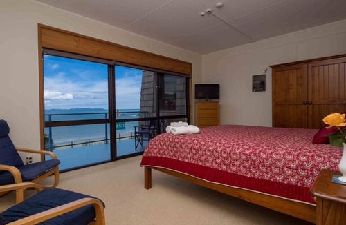 Coopers Beach Apartment | By the Bay Beachfront Apartments