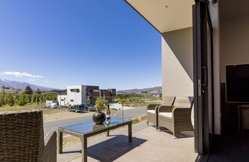 Lowburn Apartment | Central Park Apartments