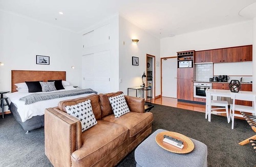 Auckland Central Business District Apartment | Princes Wharf Boutique Apartment