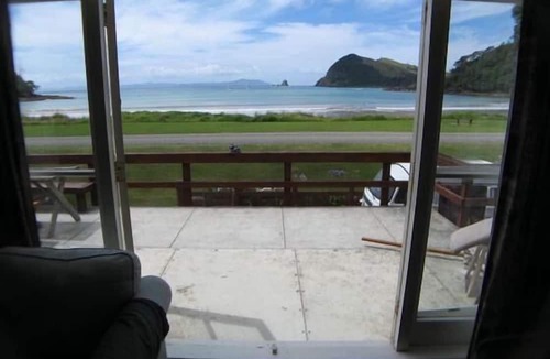Port Charles House | 5 Bdrm Beachfront Family Escape