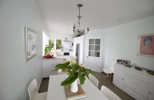 Tahunanui Apartment | Bisley Beach Apartment - 3 mins walk to Tahunanui Beach