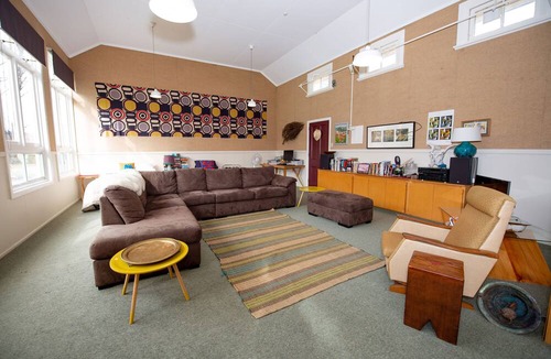 Beaumont House | Groups, families or couples retreat! Character!