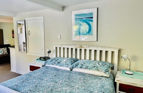 Mairangi Bay Apartment | Mairangi Bay Beach Coastal Studio
