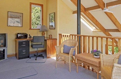 Nelson Region House | Kikorangi Retreat "Delaware Bay Nelson Holiday Home"