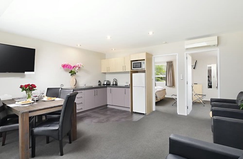 Sherborne Street Apartment | Arthur's Court Motor Lodge