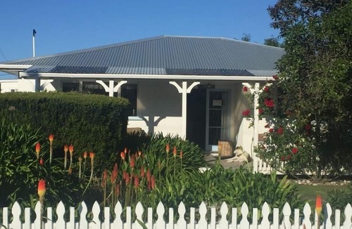 South Bay House | Wakatu (wait a while) Cottage