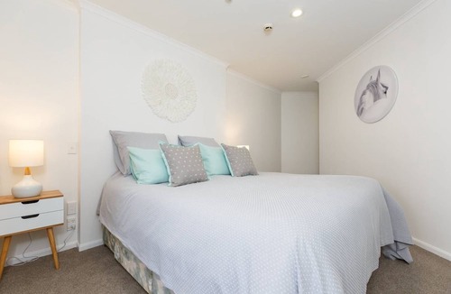 Mount Maunganui Apartment | Apartment Living Stylish and Spacious Downtown