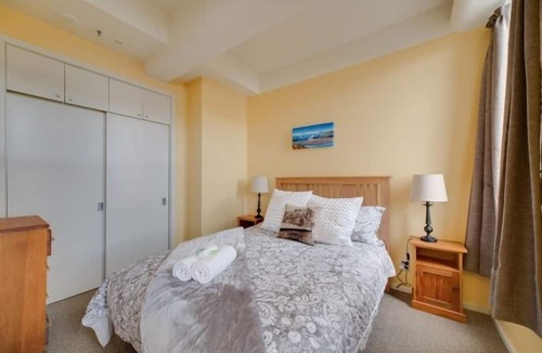 Te Aro Apartment | Fantastic 2 bed apartment in Wakefield
