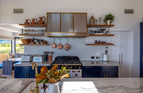 Omiha House | Te Whau Retreat - Stay Waiheke