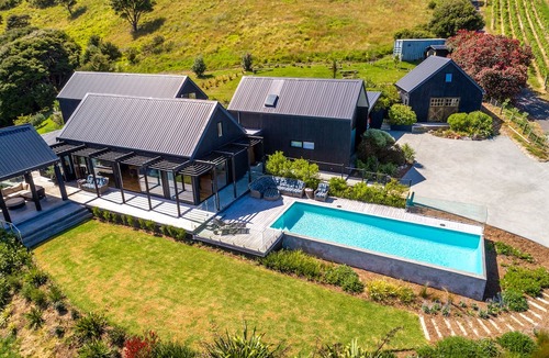 Omiha House | Te Whau Retreat - Stay Waiheke