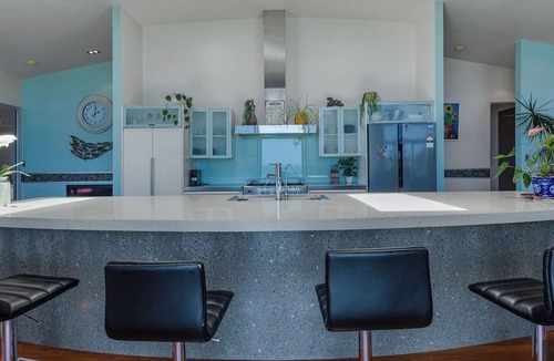 Merita House | Beautiful Beach Stone House 3bedroom home.