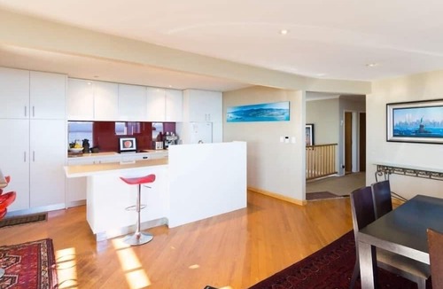 Britannia Heights House | Seaside Manor