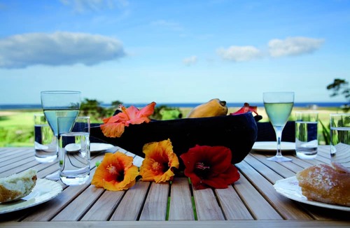 Pataua North Cottage | Luxury Nature Retreat with Sea View - Tahi