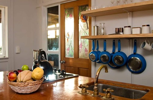 Aka Aka Cottage | Off-The-Grid Luxury Holiday Cottage with Waikato River Views near Auckland, North Island