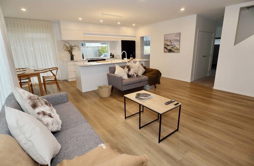Wharewaka House | TipTop Taupo Accommodation For Your Next Vacation