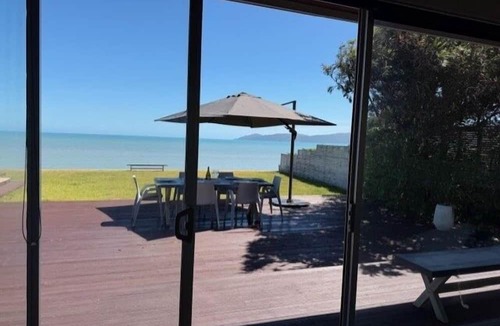 Raumati South House | Raumati Sunsets on Rosetta