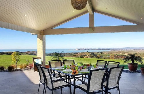 Eskdale Cabin | Modern Wine Country Retreat in Hawke’s Bay, New Zealand