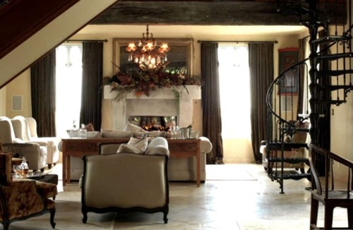 Whakamarama Cabin | Luxurious Room Rental for a Romantic Getaway near Tauranga, New Zealand