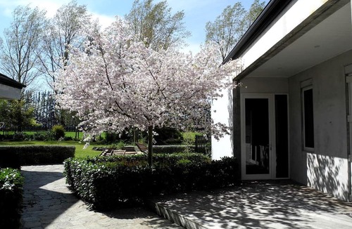 Swannanoa Villa | Luxurious Accommodation with Spacious Grounds in Canterbury, South Island