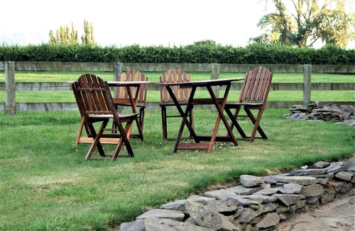 Waharoa Cabin | Rustic Vacation Rental for a Relaxing Getaway near Tauranga, North Island