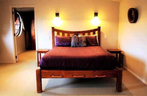 Otorohanga Cabin | Cute and Distinct Hobbit Accommodations in Hills of Waitomo, New Zealand
