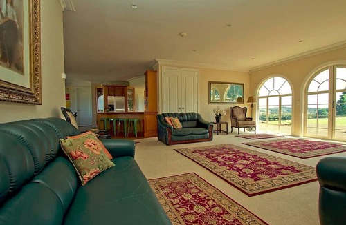 Hamilton Cabin | Family-Friendly Getaway near the Iconic Hobbiton on the North Island