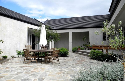 Swannanoa Villa | Gorgeous Family-Friendly Getaway near Christchurch, South Island