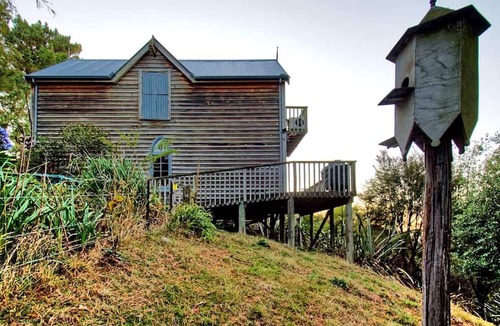 Hapuku Cottage | Stylish Accommodation near Kaikoura with Stunning Views