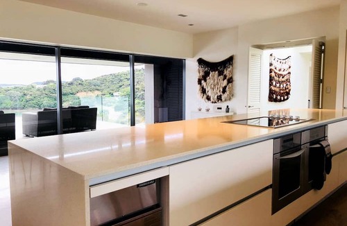 Rawhiti House | Stunning Luxury Beach House in Oke Bay for Amazing Family Holidays on the North Island